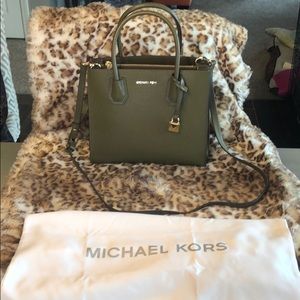 Michael Kors NWOT “Mercer” Handbag